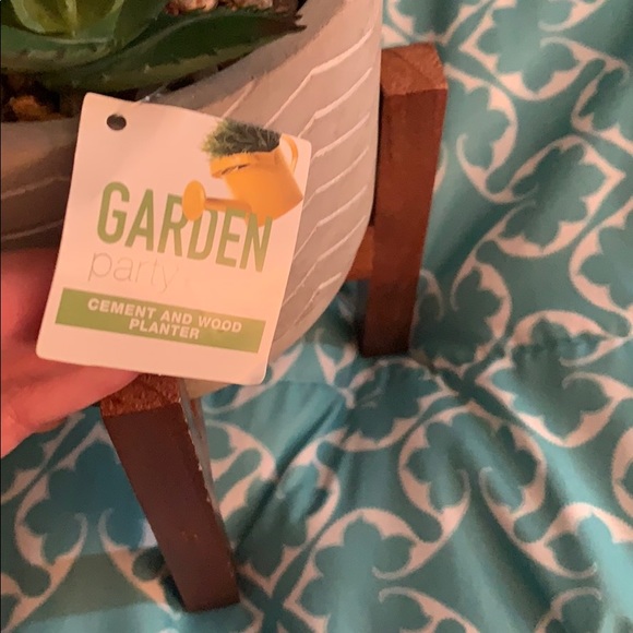 Artificial cement and wood succulent planter new - Picture 2 of 4